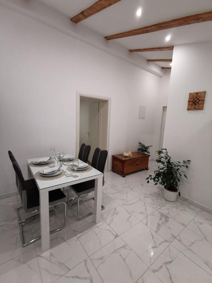 Apartmani Pina 2 Kaštela Eksteriør billede