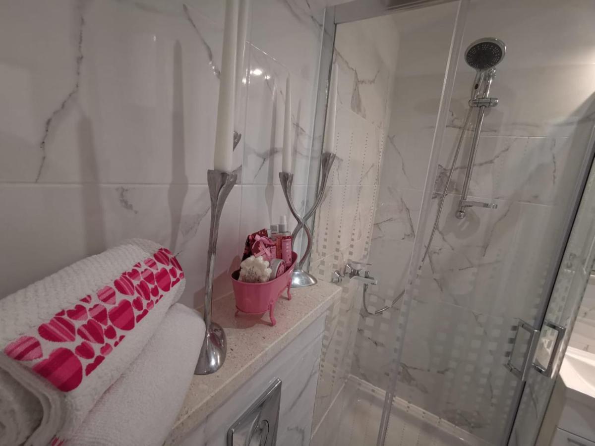 Apartmani Pina 2 Kaštela Eksteriør billede