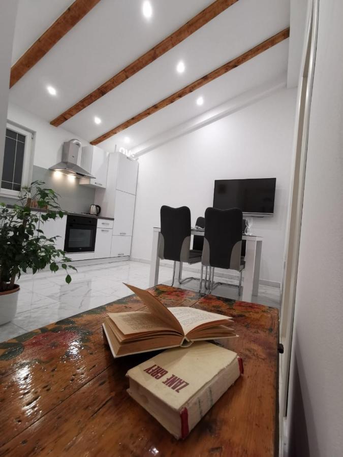 Apartmani Pina 2 Kaštela Eksteriør billede